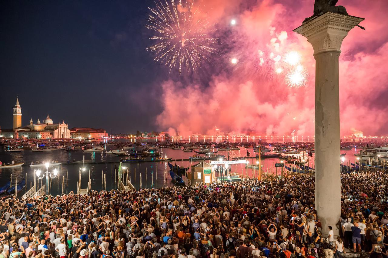 San Polo Near Rialto Fish Market Венеция Екстериор снимка